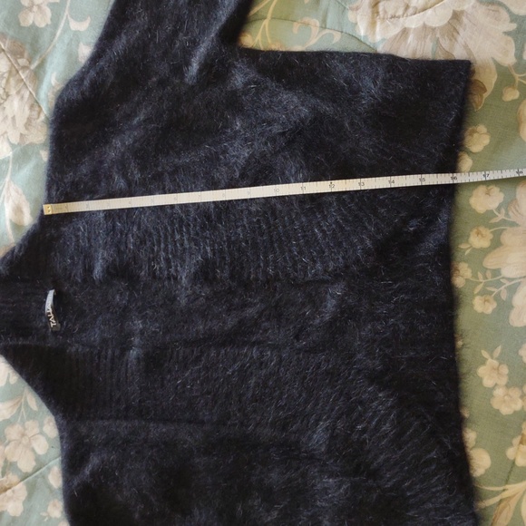 TAHARI CROPPED SWEATER - Picture 6 of 8